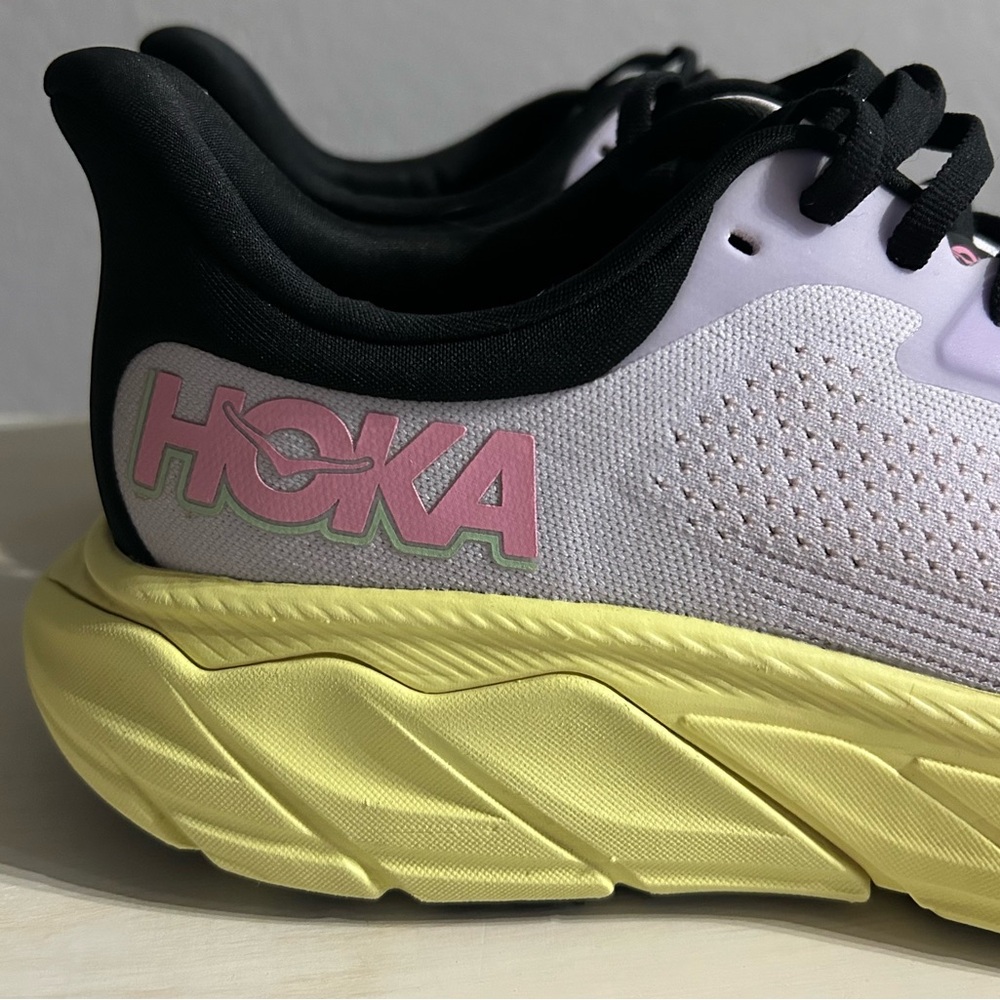 Women's Arahi 7 Sneakers, women’s size 10.5 Wide. Light purple/yellow. - Picture 6 of 11